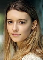 Daisy Edgar-jones