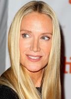 Kelly Lynch