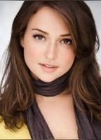 Milana Vayntrub