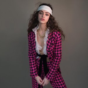 Яэль Шелбиа Photo #2