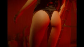 Никола Пельтц Photo #29