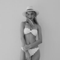 Никола Пельтц Photo #12