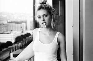 Никола Пельтц Photo #9