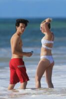 Лили Рейнхарт Photo #13