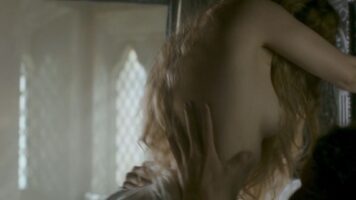 Джоди Комер Photo #9