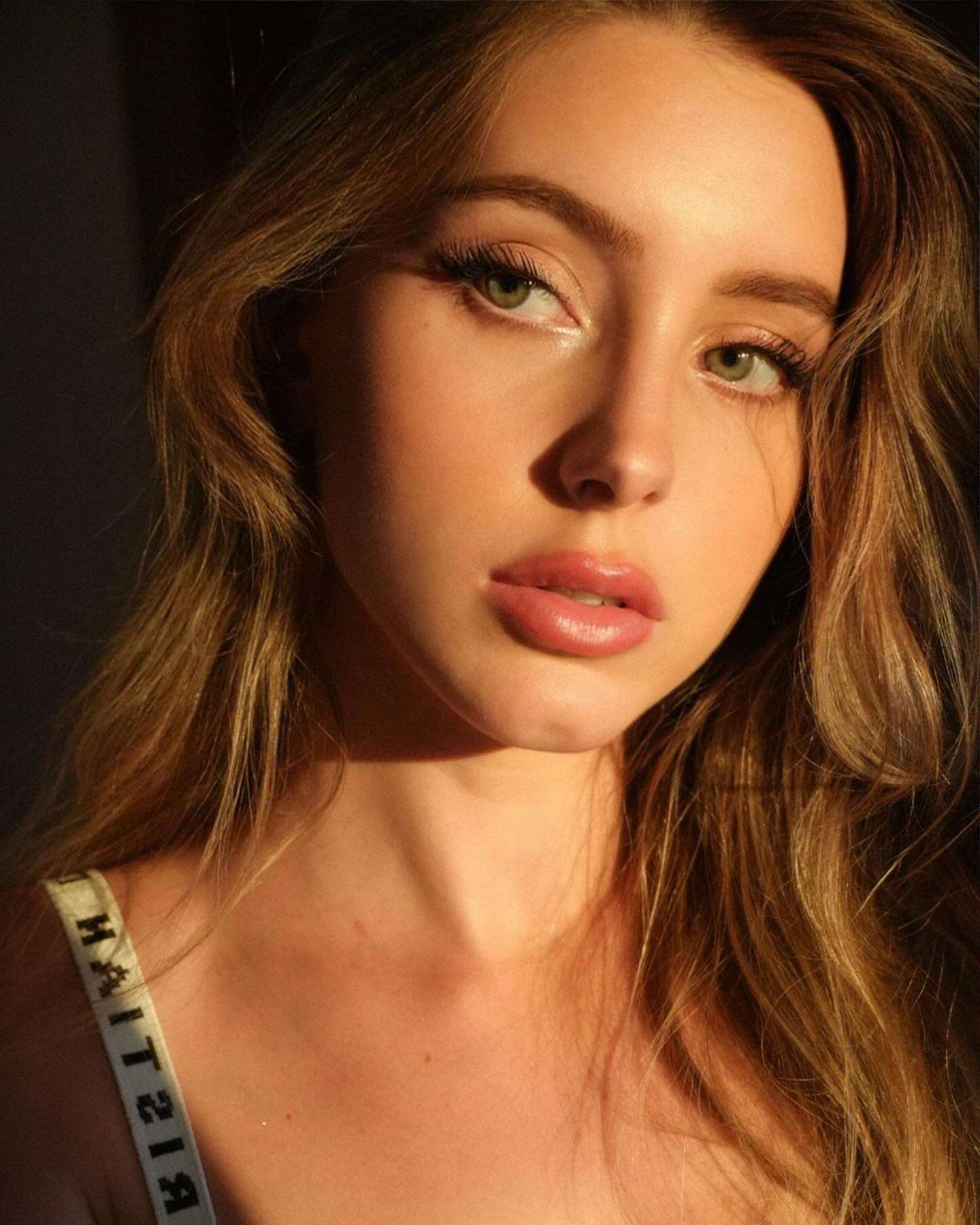 Юлия Вавилова Photo #3